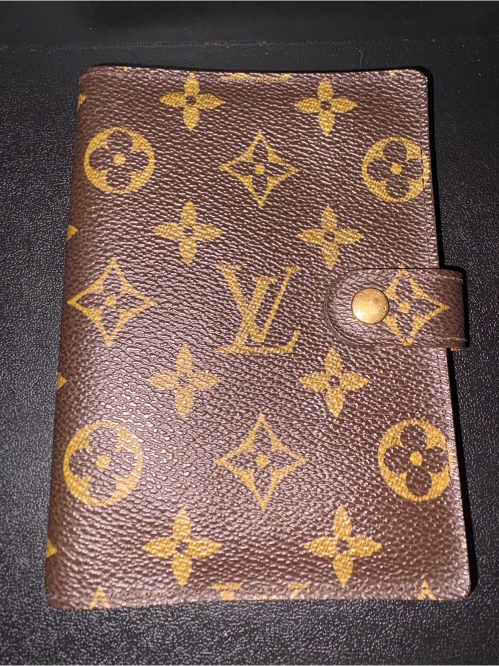 Preloved in great condition Louis vuitton Monogram ring agenda cover